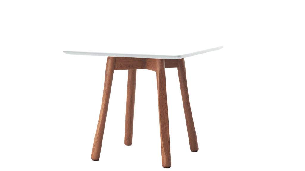 3651 - 
Table 4 pieds avec un plateau carré